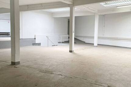 HalleKreativfläche mit Büro und Lagerkeller, Hintergebäude, LieferzufahrtTor, provisionsfrei zimmer