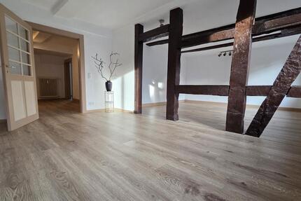 Altstadt Fallersleben: Komplett modernisierte 3-Raum-Wohnung, KÜ 3 zimmer