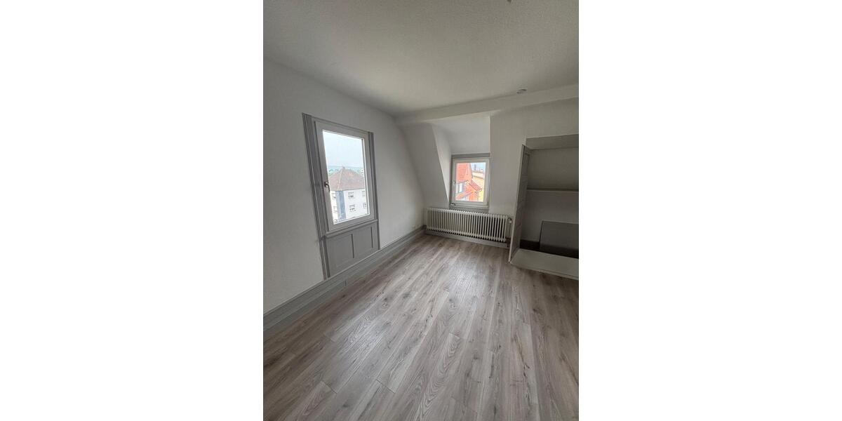 Dachgeschoßwohnung Tuttlingen - 4 Zimmer, 85 m&sup2;, 800&euro; | Angebot:24650514