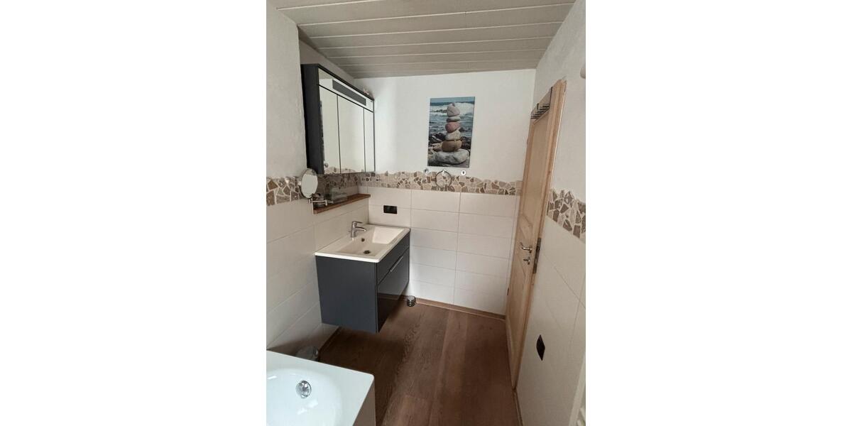 Etagenwohnung Butzbach - 6 Zimmer, 180 m&sup2;, 1.980&euro; | Angebot:26606603