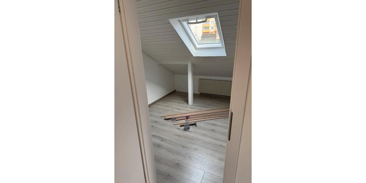 Dachgeschoßwohnung Weikersheim - 3 Zimmer, 70 m&sup2;, 700&euro; | Angebot:25576461