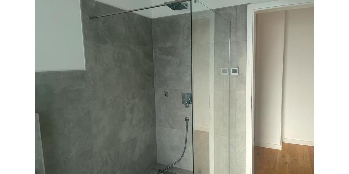 Einfamilienhaus Wetter (Hessen) - 6.5 Zimmer, 250 m&sup2;, 2.250&euro; | Angebot:24967369