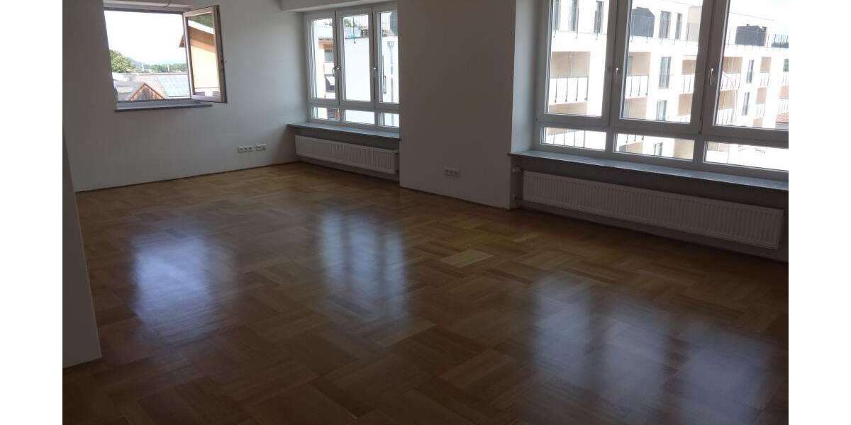 Etagenwohnung Lappersdorf - 3.5 Zimmer, 154 m&sup2;, 1.300&euro; | Angebot:26609120