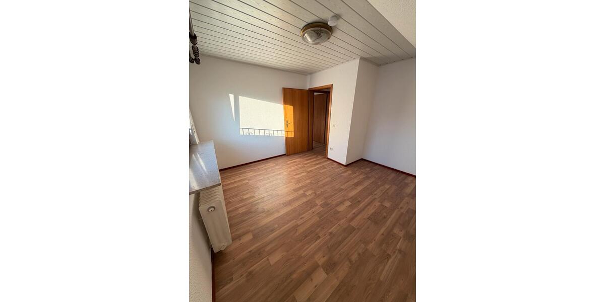 Dachgeschoßwohnung Weilburg - 4 Zimmer, 90 m&sup2;, 780&euro; | Angebot:26623480