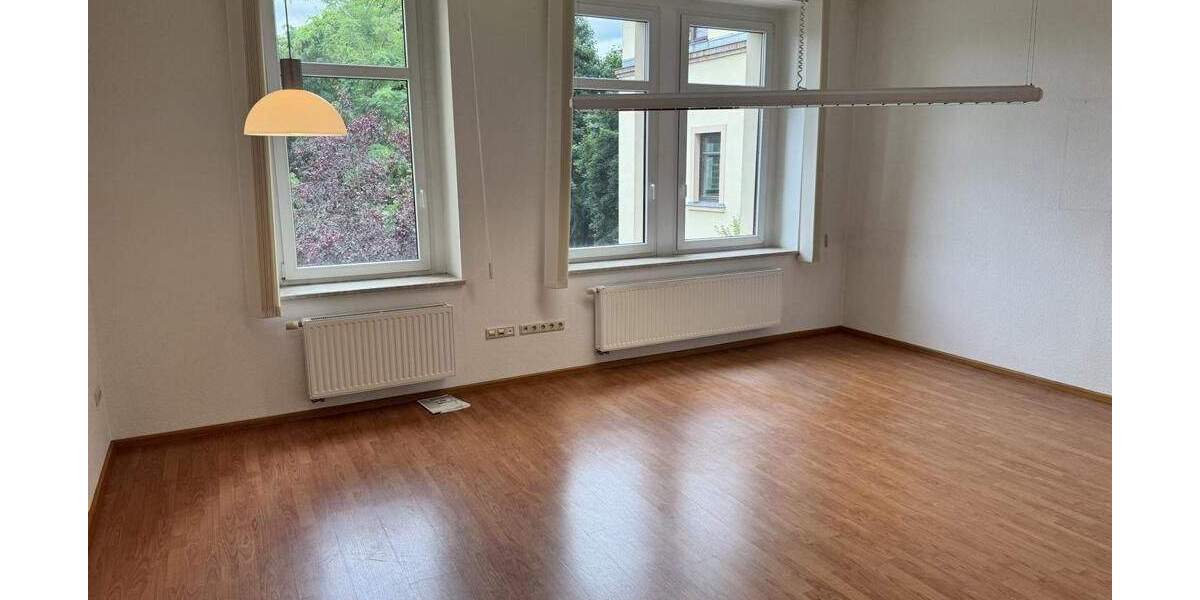Gewerbeobjekt Oschatz - 9 Zimmer, 102 m&sup2;, 843&euro; | Angebot:25729436