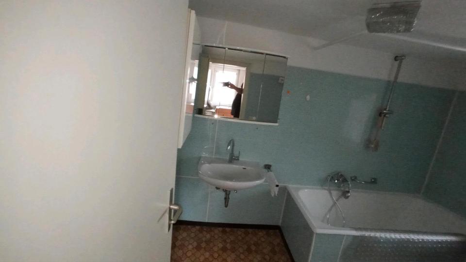 Vermiete 3 Zimmerwohnung Altbau 120 m`2