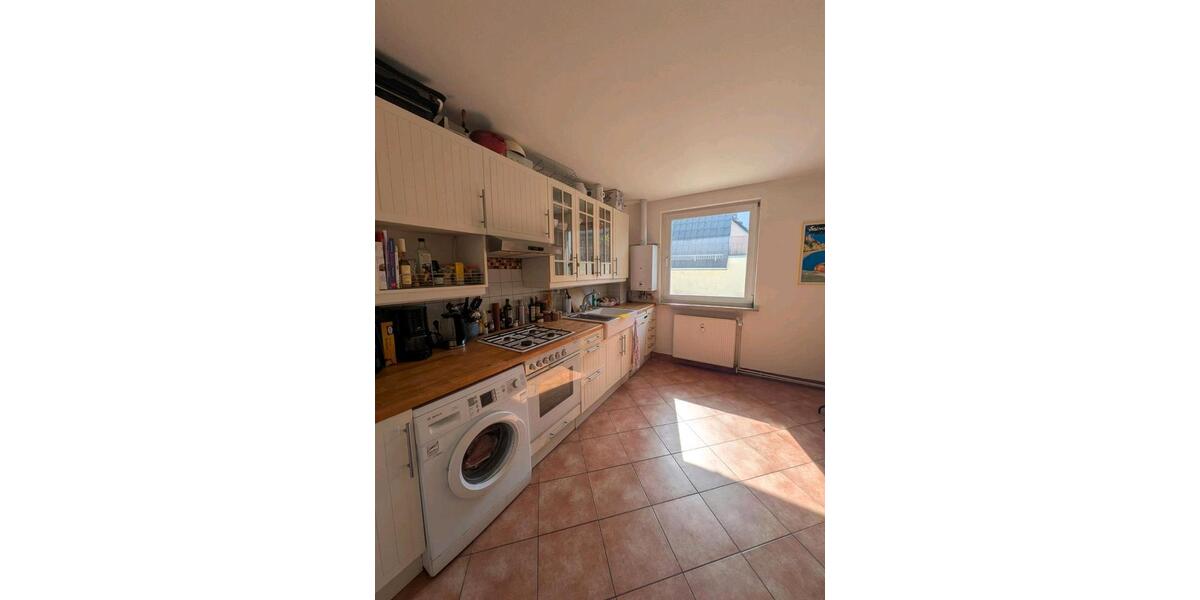 Etagenwohnung Frankfurt am Main Ostend - 3 Zimmer, 84 m&sup2;, 1.900&euro; | Angebot:26679021