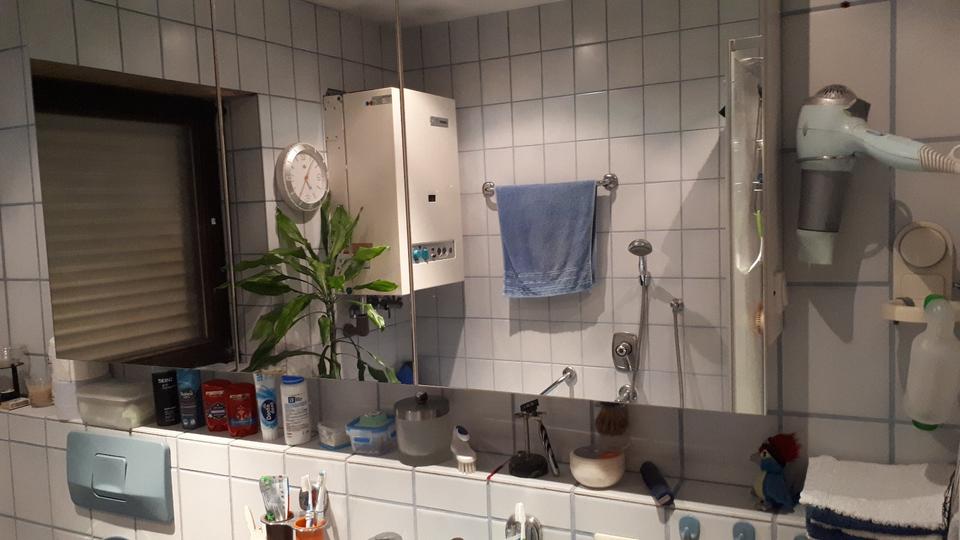 Zimmer m. Balkon, Stellplatz u. Mitbenutzung von Küche, Bad, WC 1 zimmer