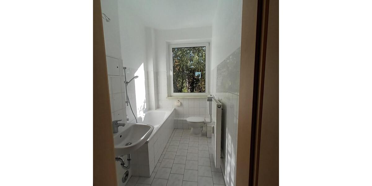 Etagenwohnung Schkopau - 3 Zimmer, 65 m&sup2;, 375&euro; | Angebot:25854876