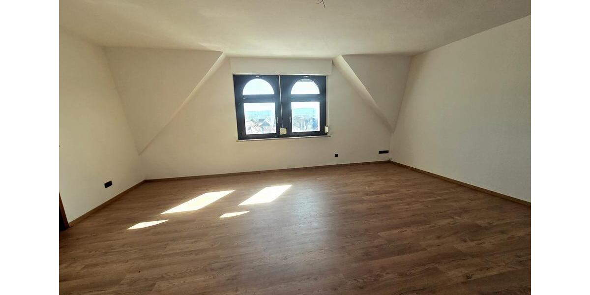 Dachgeschoßwohnung Bad Rodach - 3 Zimmer, 98 m&sup2;, 550&euro; | Angebot:26095511