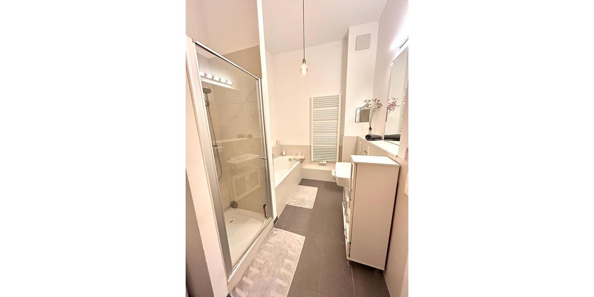 Luxus Appartment innerhalb einer kleinen WG 1 zimmer