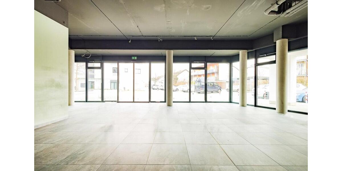 BRUMANI | Moderne Gewerbefläche im Neubau mit großer Schaufensterfront in Freiburg-Haslach zimmer