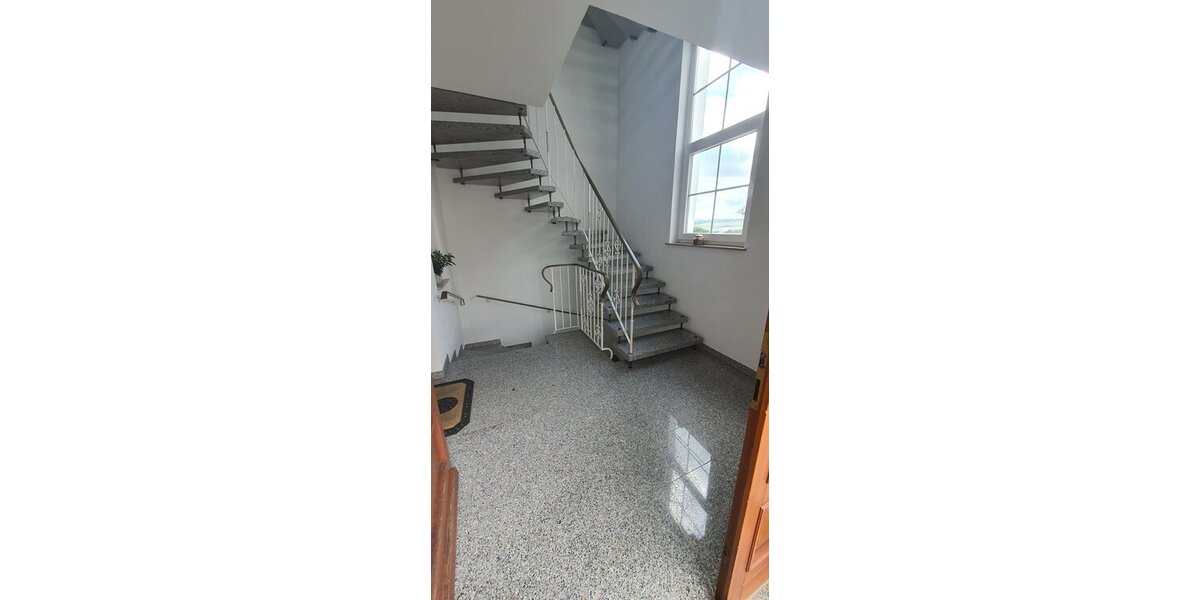 Heringen-Widdershausen, 2 ZKB im DG + Balkon - Dachgeschoßwohnung Heringen (Werra) Widdershausen | Angebot:26179802