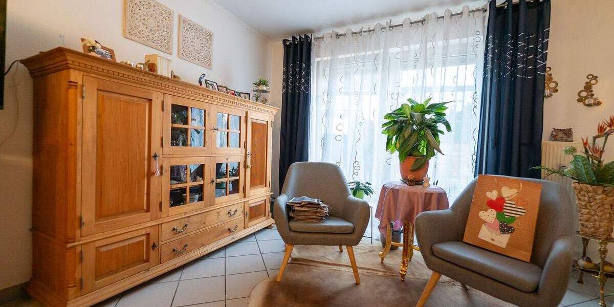 ***** RESERVIERT ***** Charmante 2-Zimmer-Wohnung mit Garage in Issel, Schweich 2 zimmer