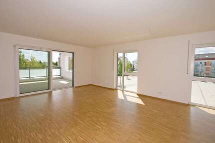 Wohnung Augsburg-Göggingen Göggingen - 3 Zimmer, 140 m&sup2;, 1.920&euro; | Angebot:26756849