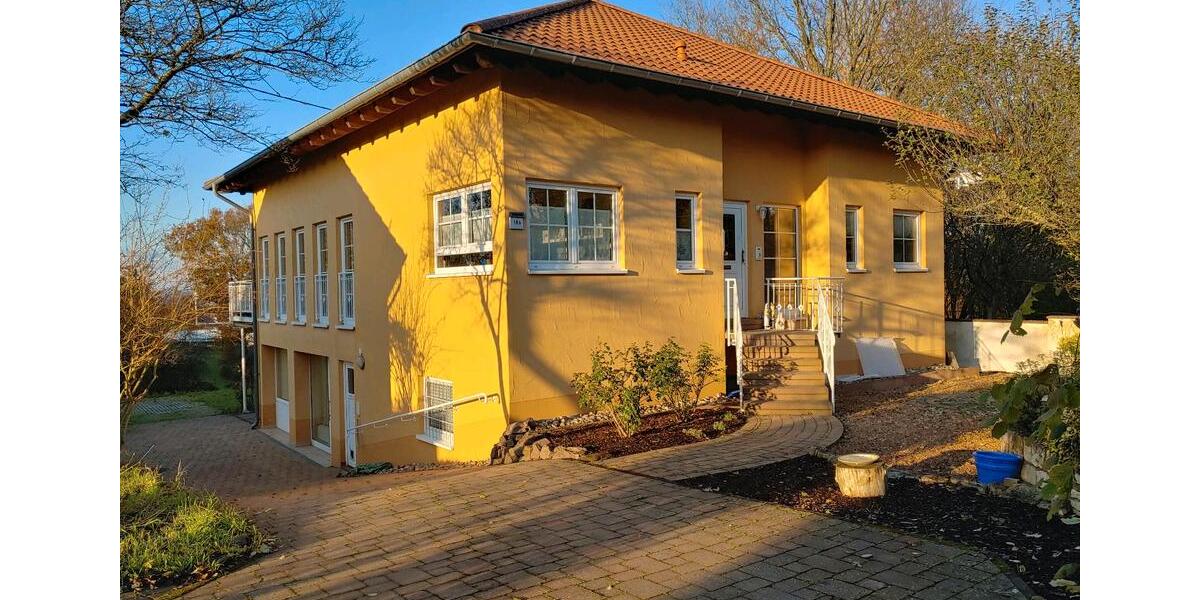 Wohnen auf Zeit Merchweiler - 5 Zimmer, 200 m&sup2;, 450&euro; | Angebot:26047137