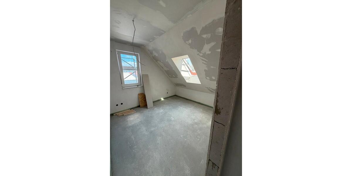 Dachgeschoßwohnung Mainz Bretzenheim - 4 Zimmer, 75 m&sup2;, 1.750&euro; | Angebot:26265784