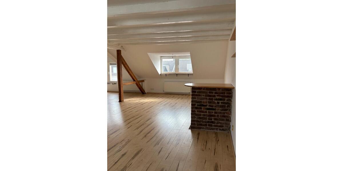 Dachgeschoßwohnung Saarlouis - 4 Zimmer, 120 m&sup2;, 900&euro; | Angebot:26614994