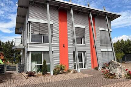 Exklusives Verwaltungsgebäude mit GF Wohnung, zwei Lagerhallen und Freiflächen auf 9.760 m² 5 zimmer