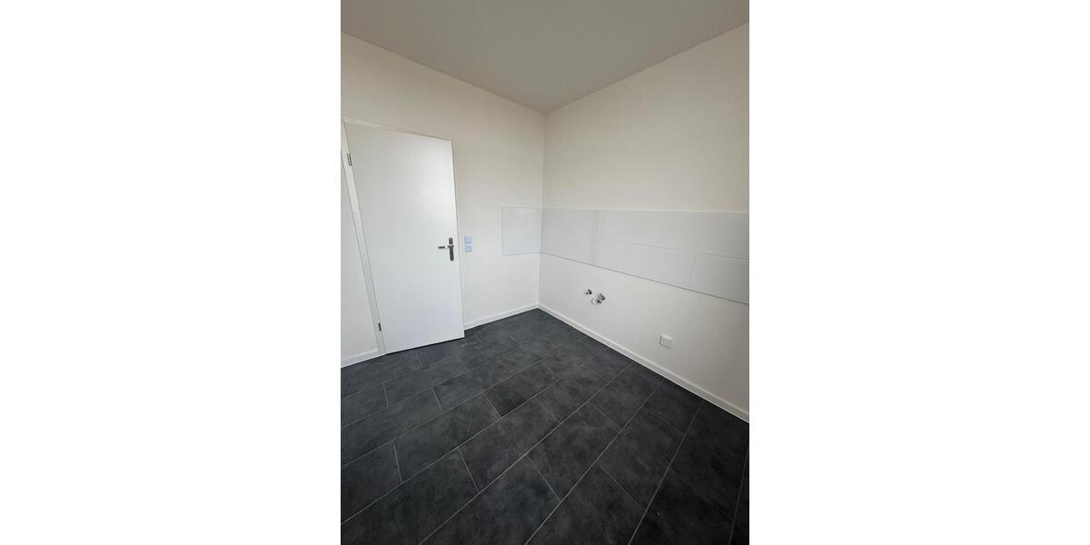 Dachgeschoßwohnung Zeitz - 1.5 Zimmer, 53 m&sup2;, 344&euro; | Angebot:26222986