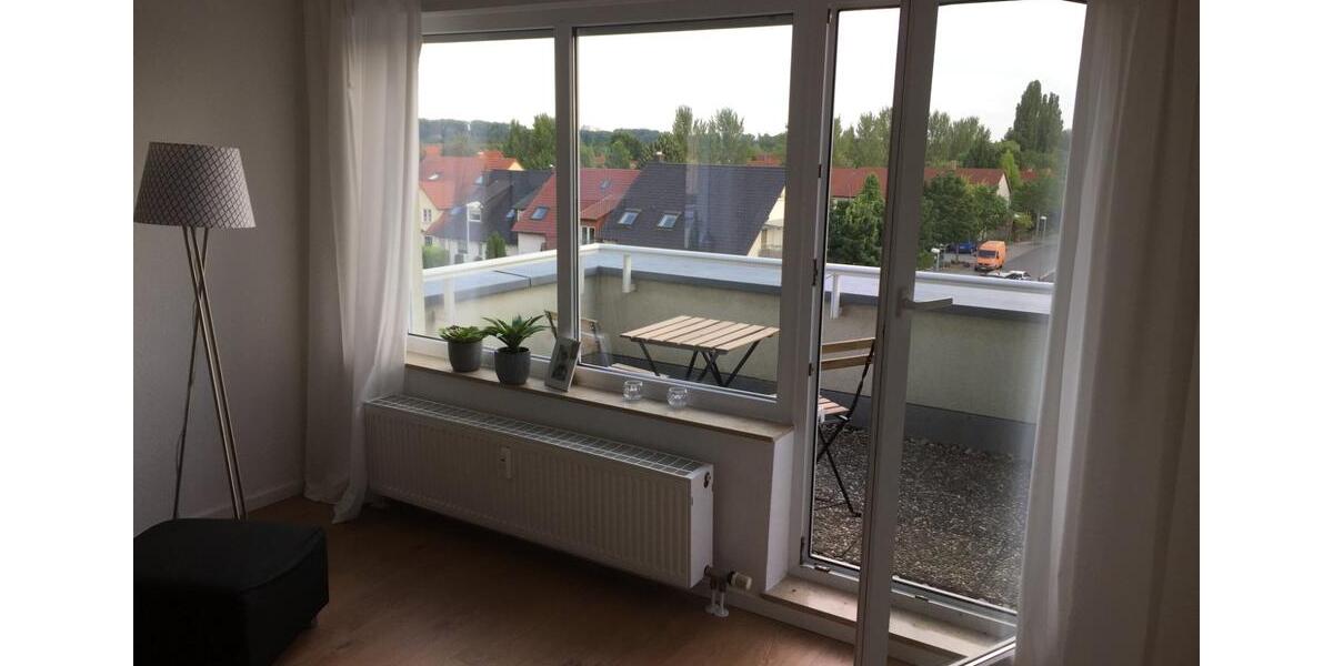 Moderne 4er Frauen-WG, 2 Bäder, S-BahnBus-Anbindung (8 min LU Ze 15 zimmer