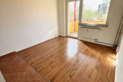 Wohnung Rostock Südstadt - 2 Zimmer, 35 m&sup2;, 385&euro; | Angebot:25988729