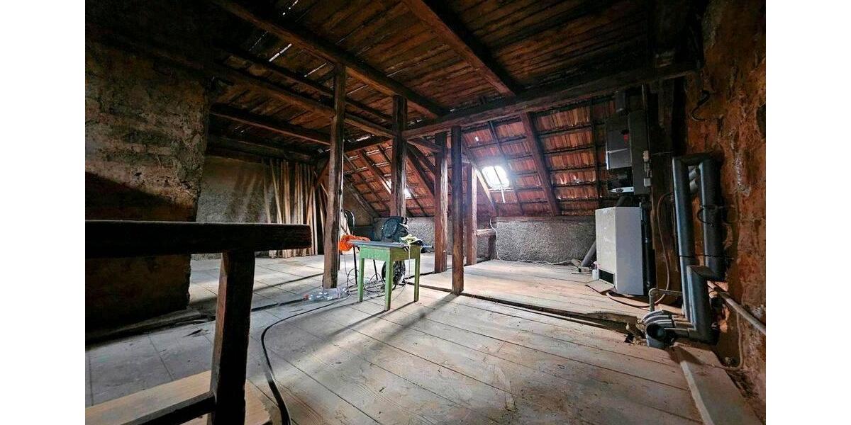 Mehrfamilienhaus, Wohnhaus Roßwein - 8 Zimmer, 140 m&sup2;, 599&euro; | Angebot:26550727