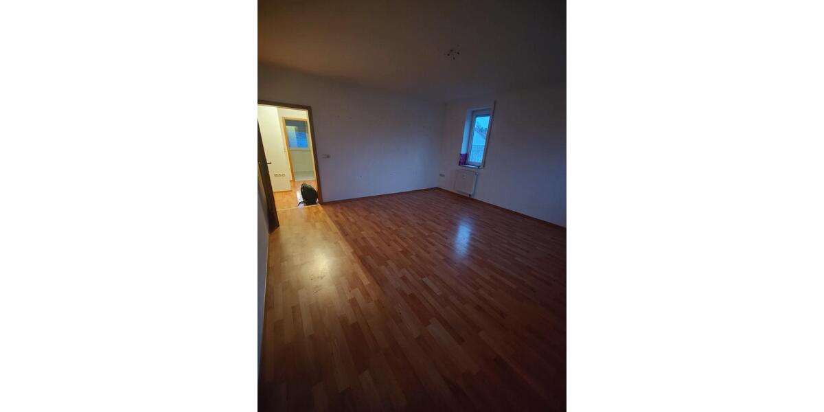 Etagenwohnung Coswig - 4 Zimmer, 97 m&sup2;, 1.025&euro; | Angebot:26688584