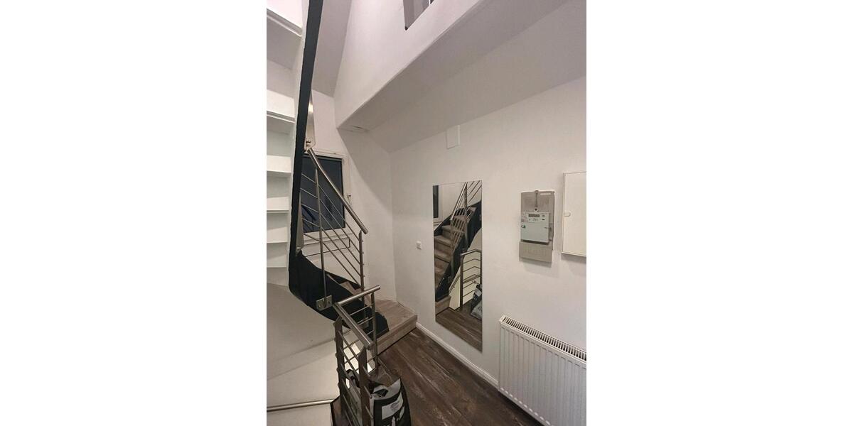 Helle 4-Zimmer-Wohnung auf 3 Etagen - ca. 80m², eigener Eingang 4 zimmer