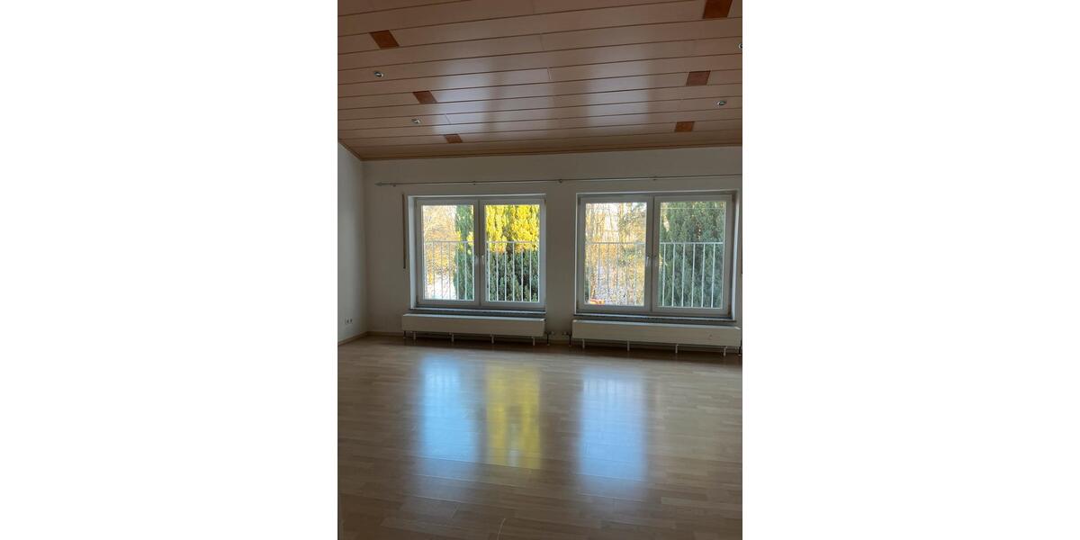 Dachgeschoßwohnung Giengen an der Brenz - 3 Zimmer, 100 m&sup2;, 1.050&euro; | Angebot:24828145