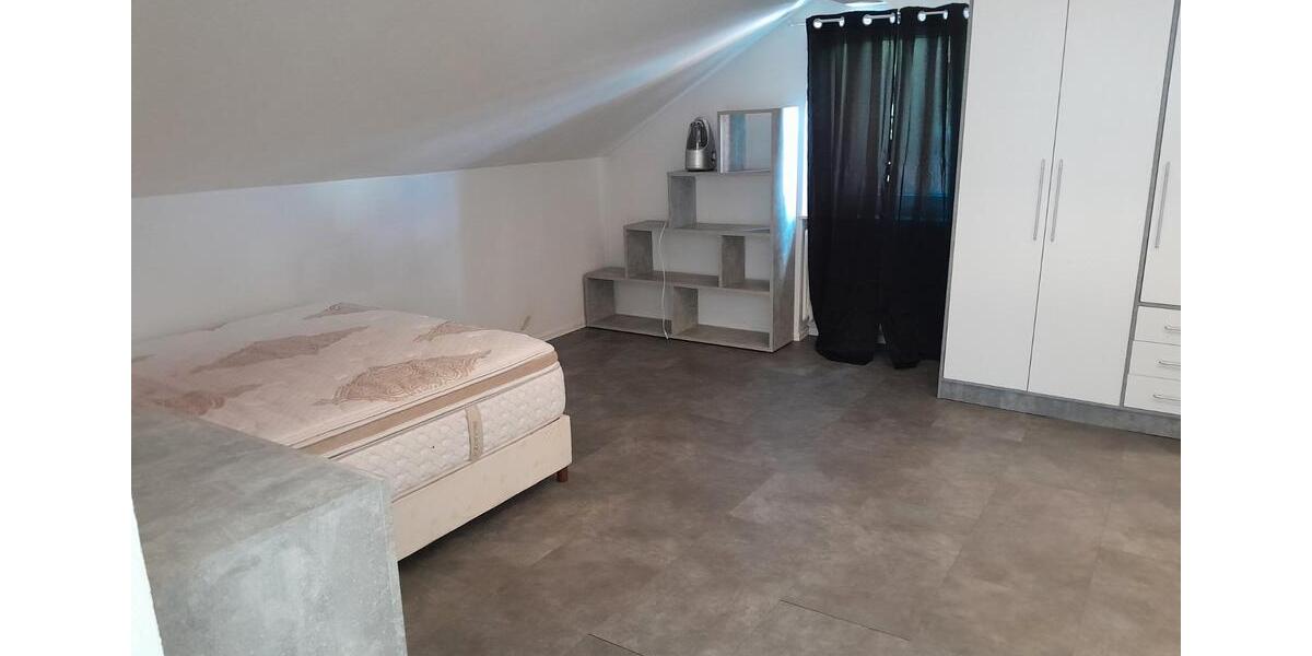 Dachgeschoßwohnung Steinwenden - 2 Zimmer, 65 m&sup2;, 650&euro; | Angebot:26024380