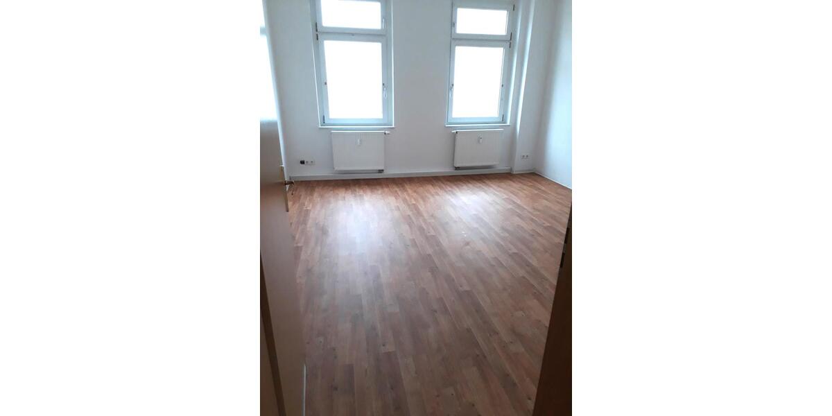 Etagenwohnung Werdau - 4 Zimmer, 99 m&sup2;, 495&euro; | Angebot:25381790