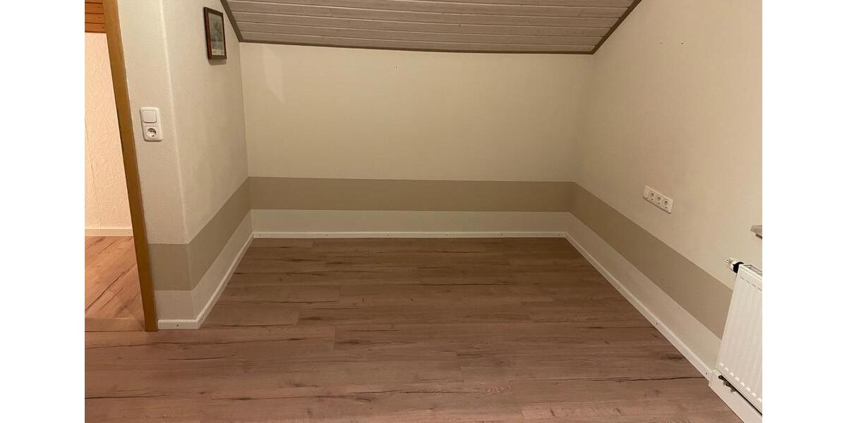 Etagenwohnung Unterschneidheim - 6 Zimmer, 130 m&sup2;, 1.100&euro; | Angebot:24804733