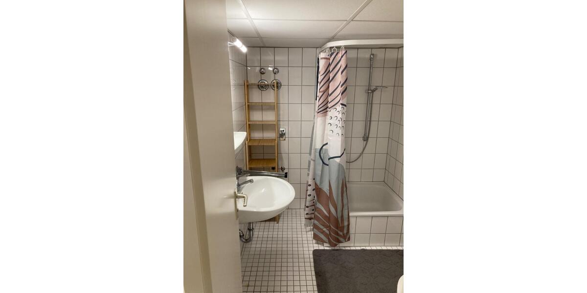 Gemütliche Souterrain - Wohnung für Studierende oder Pendler 1 zimmer