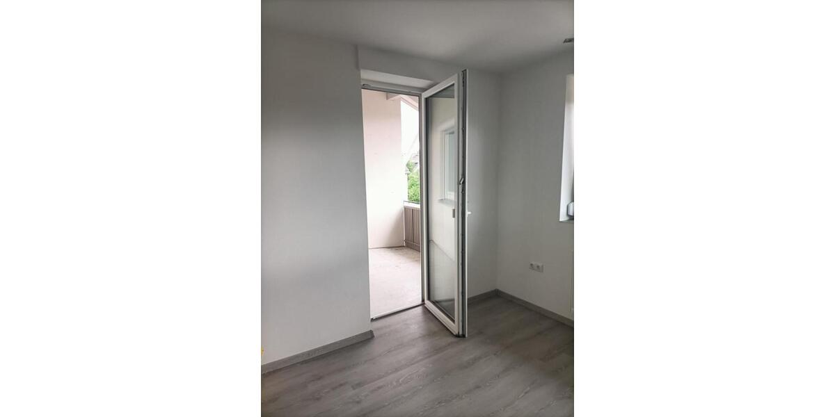 Dachgeschoßwohnung Rehau - 4 Zimmer, 92 m&sup2;, 732&euro; | Angebot:24793109