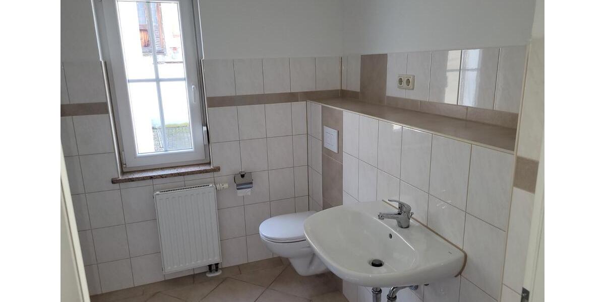 Erdgeschoßwohnung Lützen - 3 Zimmer, 80 m&sup2;, 574&euro; | Angebot:26001812