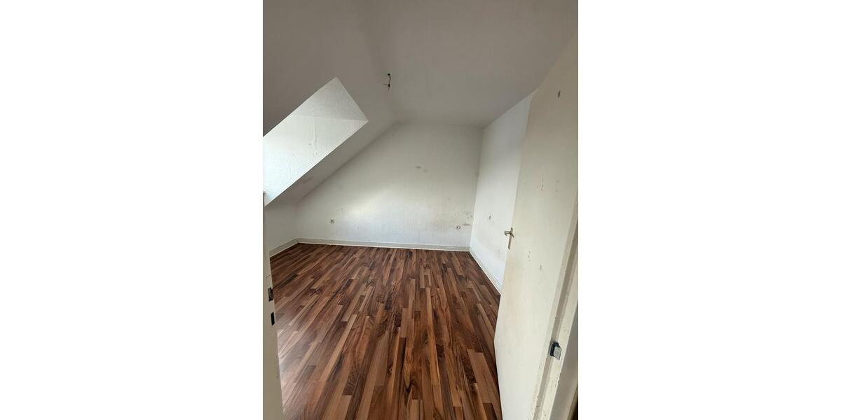 Dachgeschoßwohnung Duisburg Beeck - 2 Zimmer, 39 m&sup2;, 580&euro; | Angebot:26538295