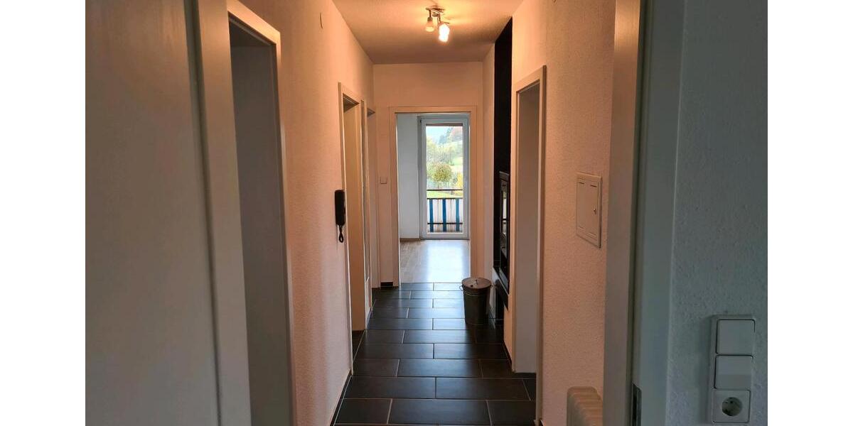 Erdgeschoßwohnung Ravenstein - 3.5 Zimmer, 74 m&sup2;, 900&euro; | Angebot:24780345