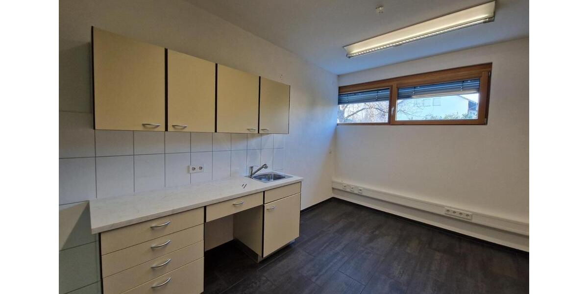 Gewerbeobjekt Reutlingen Altenburg - 2.100&euro; | Angebot:24642583