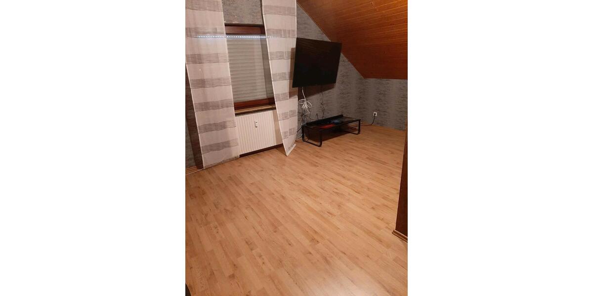 Dachgeschoßwohnung Kreuztal - 2 Zimmer, 60 m&sup2;, 430&euro; | Angebot:26413479