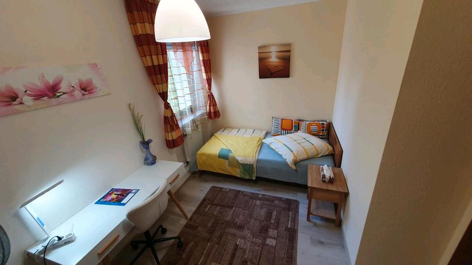 Wohnen auf Zeit Bonn Hardtberg - 1 Zimmer, 12 m&sup2;, 600&euro; | Angebot:26069362