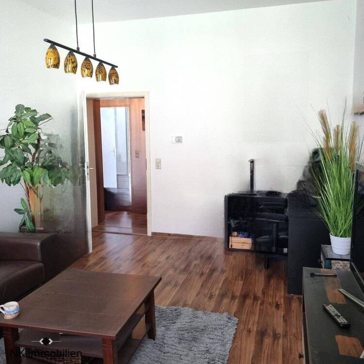 ++ wunderschöne, neue 2-Raum Wohnung - WG geeignet - mit Balkon & Stellplatz (auf Wunsch) ++