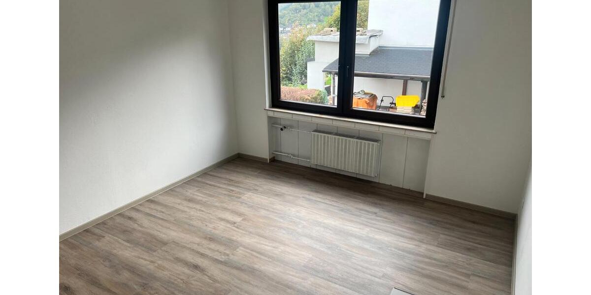 Erdgeschoßwohnung Lennestadt - 4 Zimmer, 110 m&sup2;, 890&euro; | Angebot:26635689