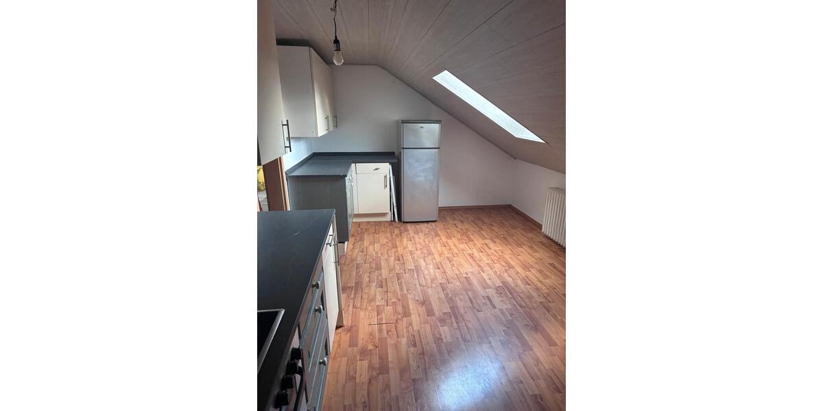 Dachgeschoßwohnung Büren - 3 Zimmer, 70 m&sup2;, 525&euro; | Angebot:25287094