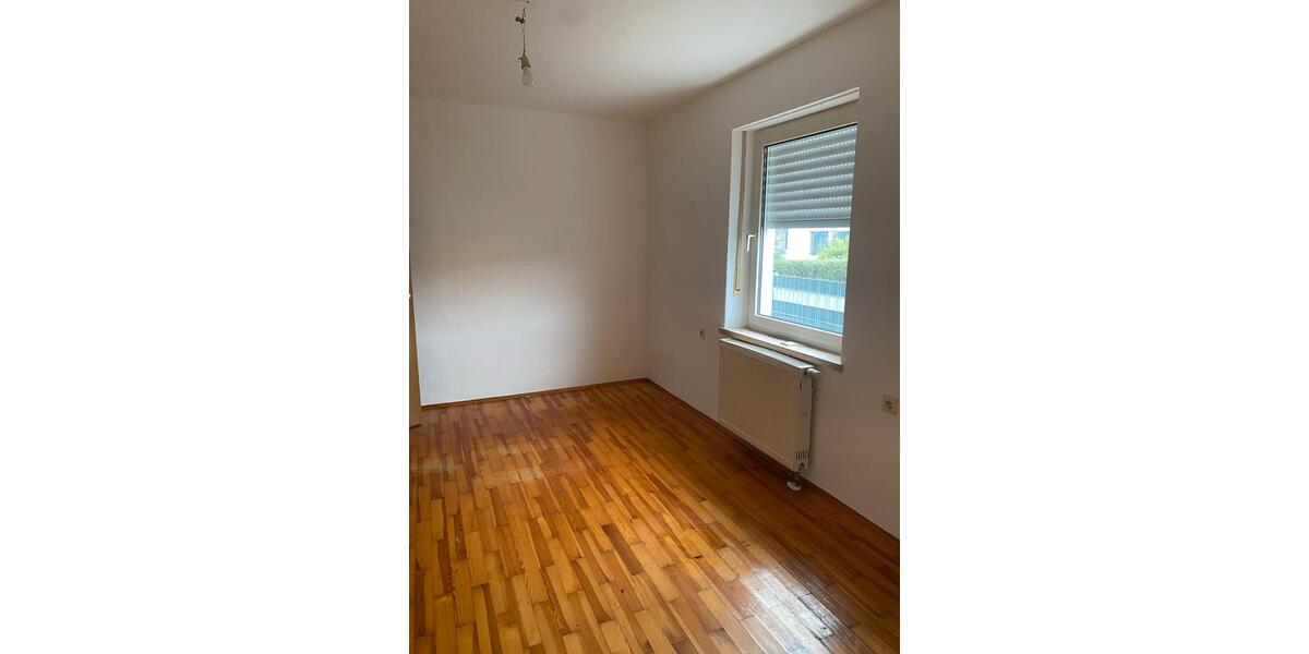 4-Zimmer-Wohnung in Tegernheim ab 01.04.2026 zu vermieten 4 zimmer