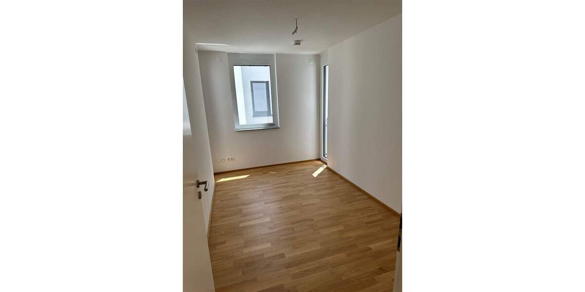 Etagenwohnung Böblingen - 3 Zimmer, 76 m&sup2;, 1.500&euro; | Angebot:25705292