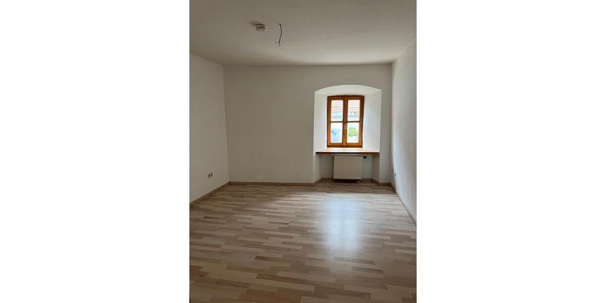 Etagenwohnung Nabburg - 2 Zimmer, 124 m&sup2;, 980&euro; | Angebot:23908251