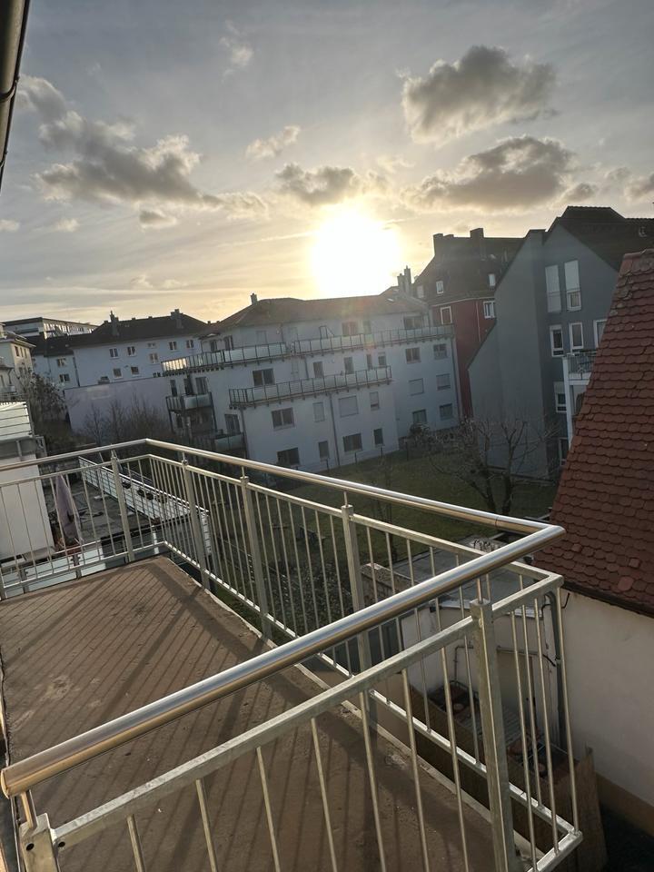 Top Lage: Helle 2-Zimmer Wohnung am Ringpark in WürzburgSanderau