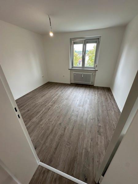 1. OG 5 Zimmer ab Ende Oktober (frisch saniert) zimmer