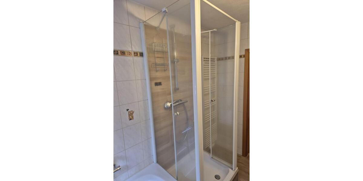 Gut sanierte Altbauwohnung mit Garage 3 zimmer